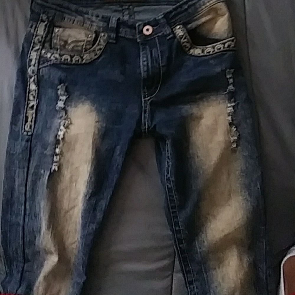 kaalu jeans